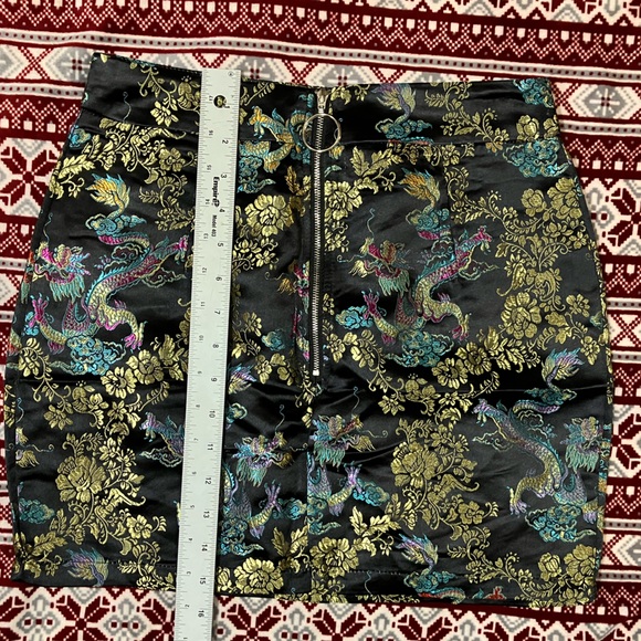 size XS Lightweight Jacquard Dragon Mini Skirt - Picture 10 of 10